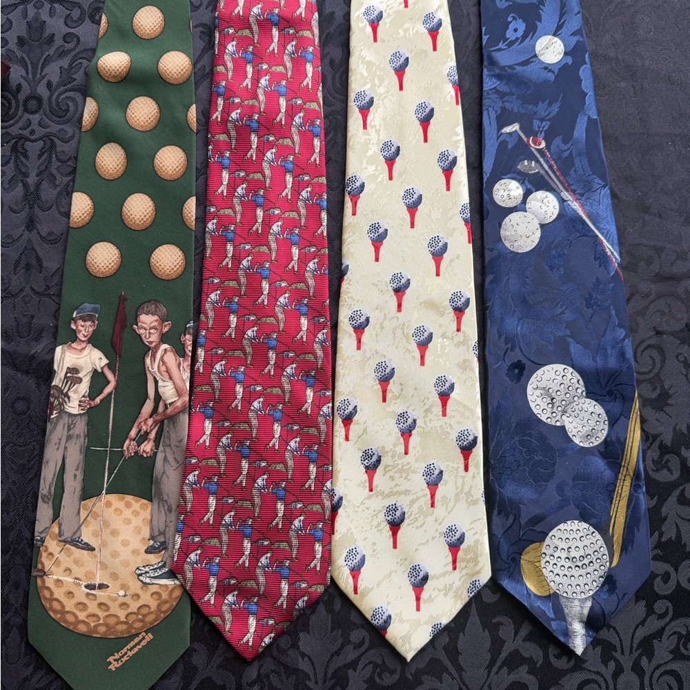 Lot of 4 Mens “Golf” Ties Ref# 10721 (some vintage)
Silk and/or polyester